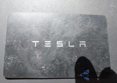 2021 Tesla Model 3 из США, поврежденный, VIN 5YJ3E1EC4MF036983